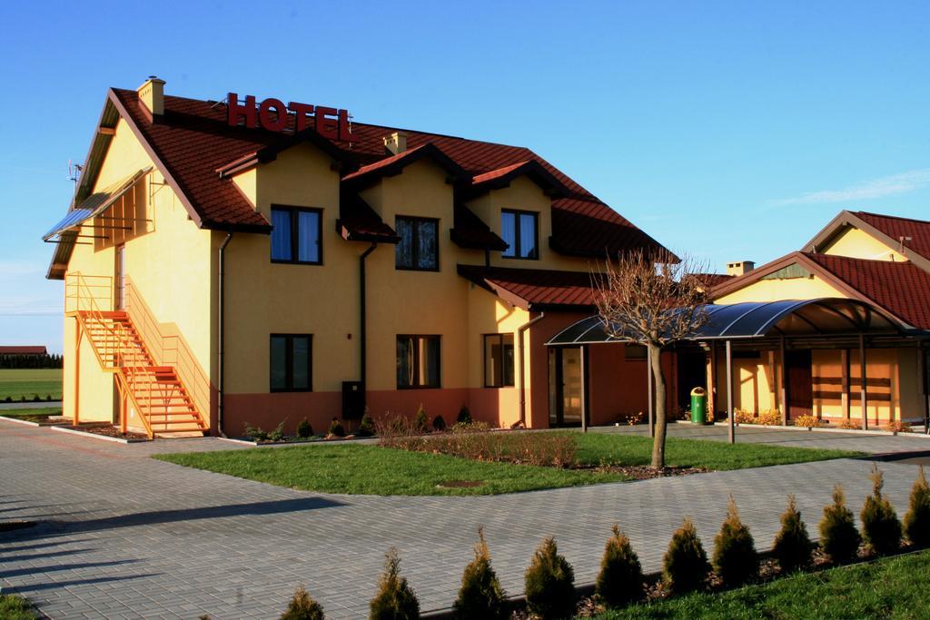 Hotel Kuznia Oberza Polska Łysomice Eksteriør billede